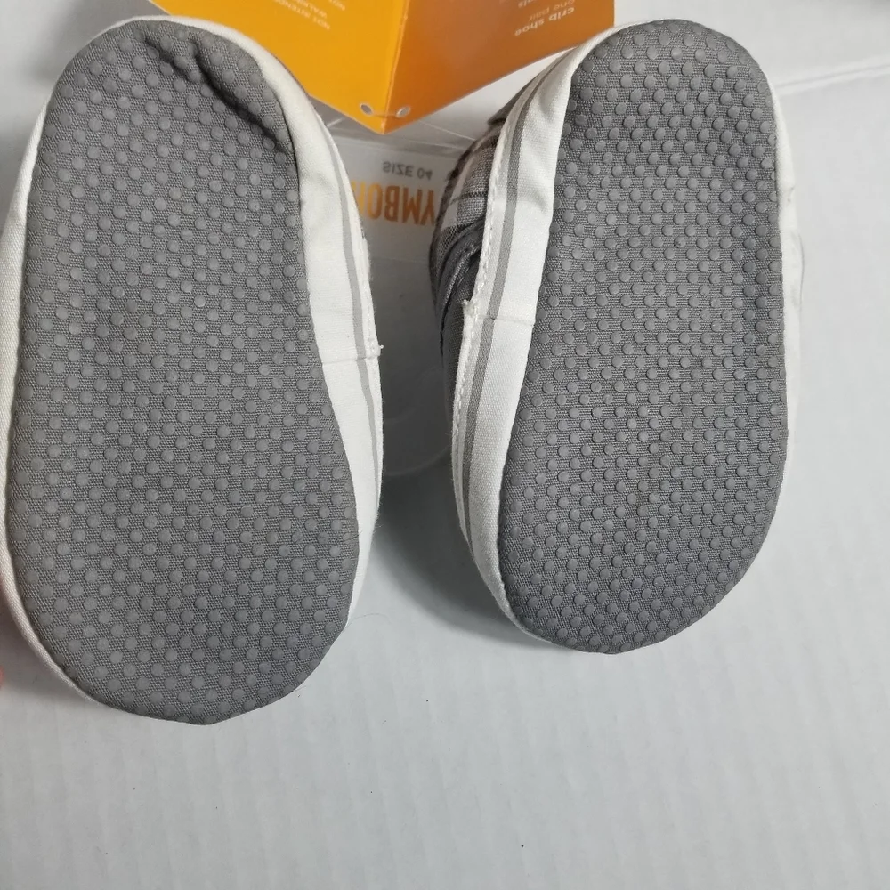 NWT GYMBOREE SLIP-ON BABY SHOE SIZE 4 GRAY WITH PLAID